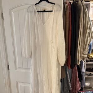 Universal Thread Cream V-Neck Maxi Dress